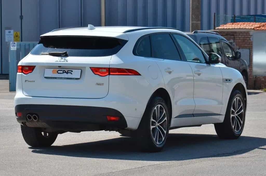 Jaguar F-Pace 2.0 D 180 CV AWD aut. R-Sport 10/2019-photo-4
