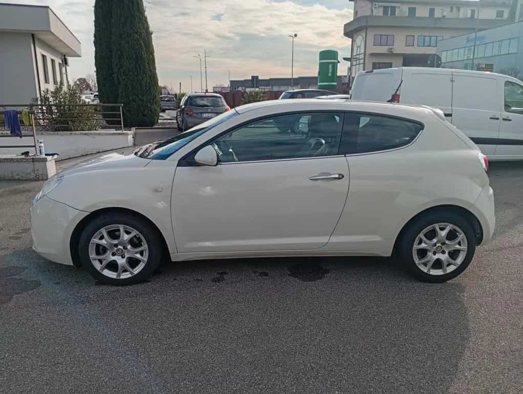 Alfa Romeo MiTo 1.4 T 155 CV Distinctive 01/2010-photo-1