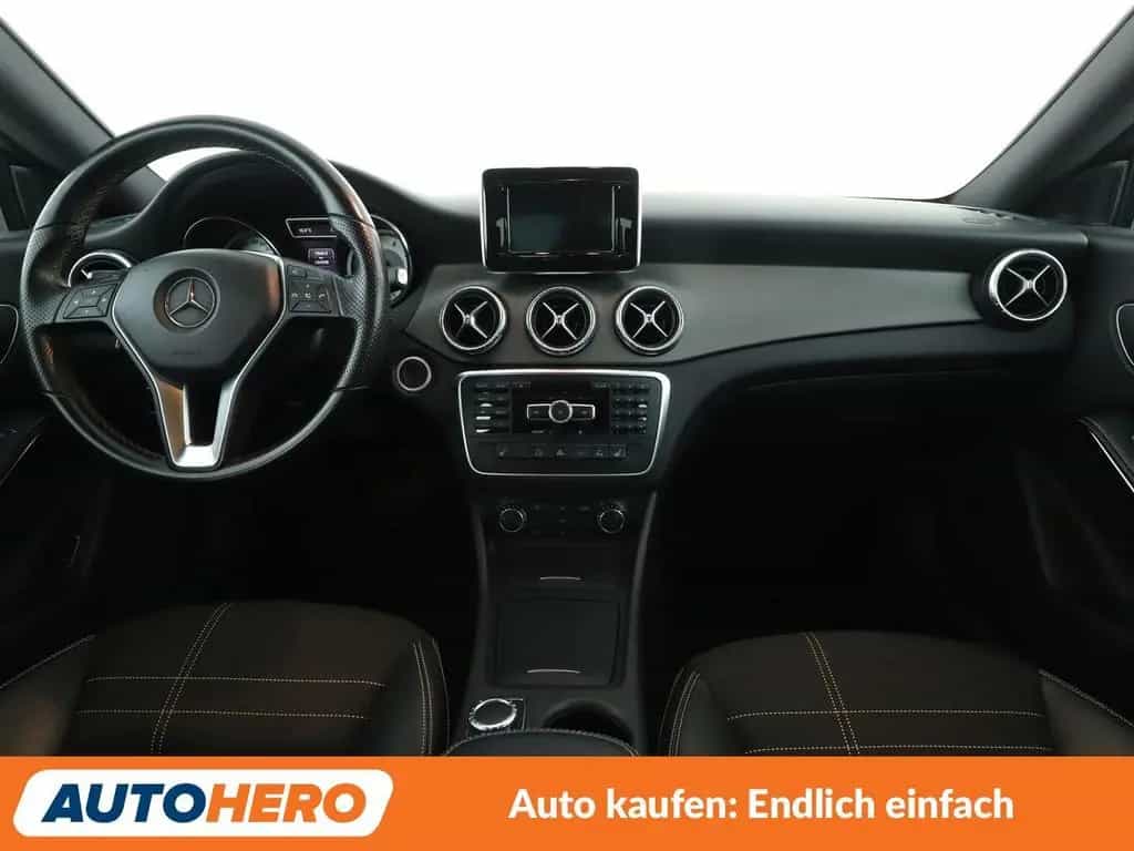 Mercedes-Benz CLA 180 Urban Aut.*XENON*TEMPO*PDC*SHZ*KLIMA* 10/2014-photo-11
