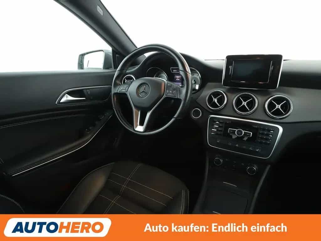 Mercedes-Benz CLA 180 Urban Aut.*XENON*TEMPO*PDC*SHZ*KLIMA* 10/2014-photo-12
