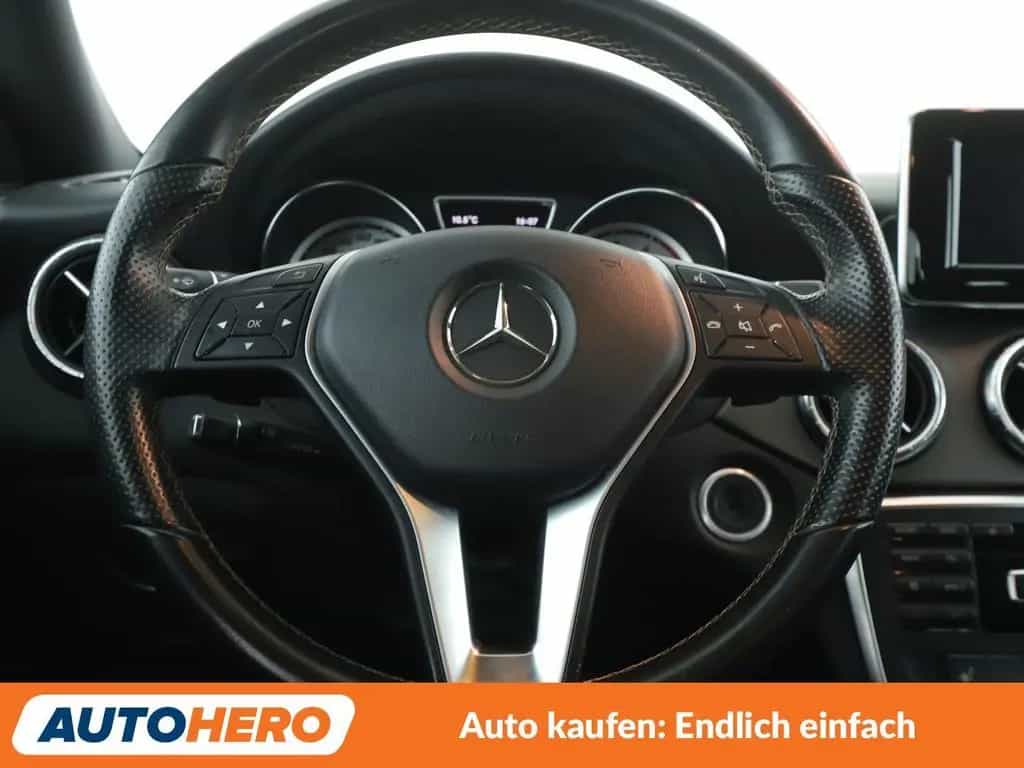 Mercedes-Benz CLA 180 Urban Aut.*XENON*TEMPO*PDC*SHZ*KLIMA* 10/2014-photo-18