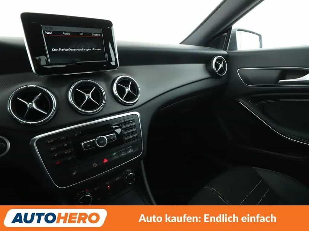 Mercedes-Benz CLA 180 Urban Aut.*XENON*TEMPO*PDC*SHZ*KLIMA* 10/2014-photo-22