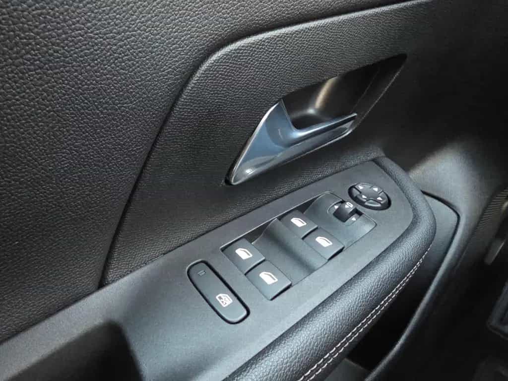 Opel Mokka Ultimate 1.2 Turbo Kamera LED Massage Navi 02/2024-photo-20