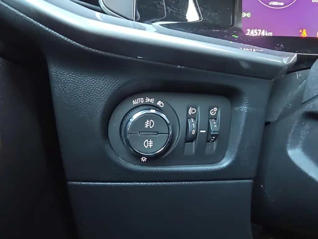 Opel Mokka Ultimate 1.2 Turbo Kamera LED Massage Navi 02/2024-photo-21