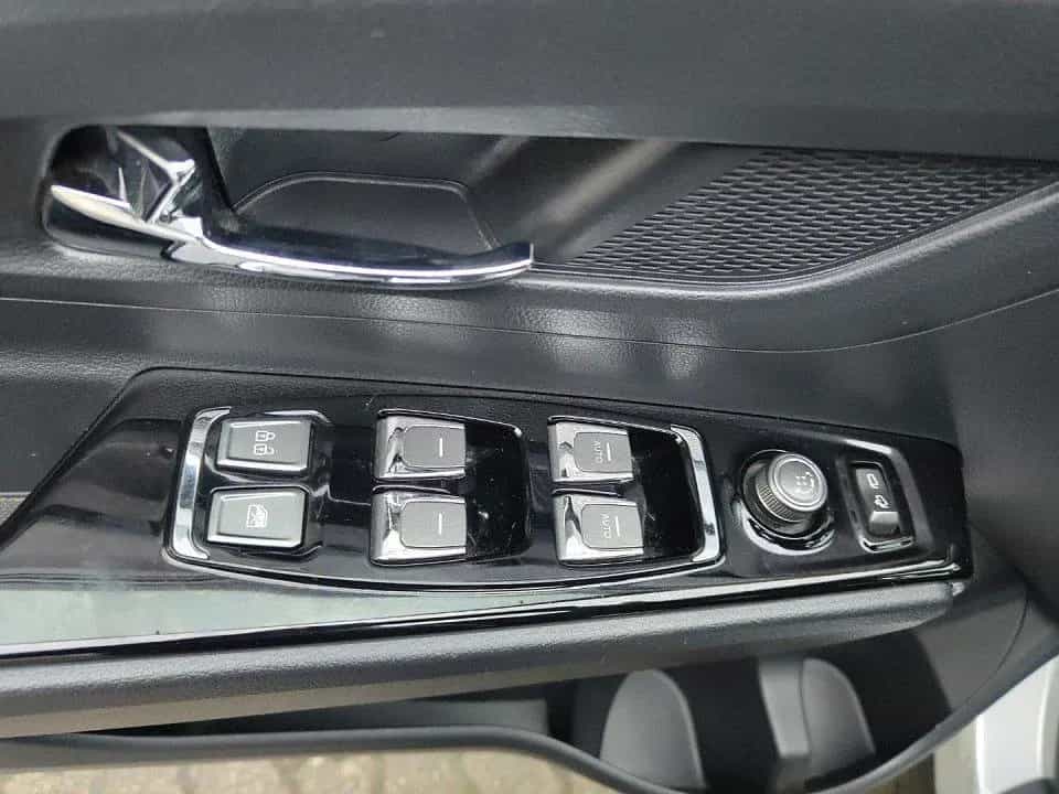 Ssangyong Korando Sapphire 4x2 12/2020-photo-12
