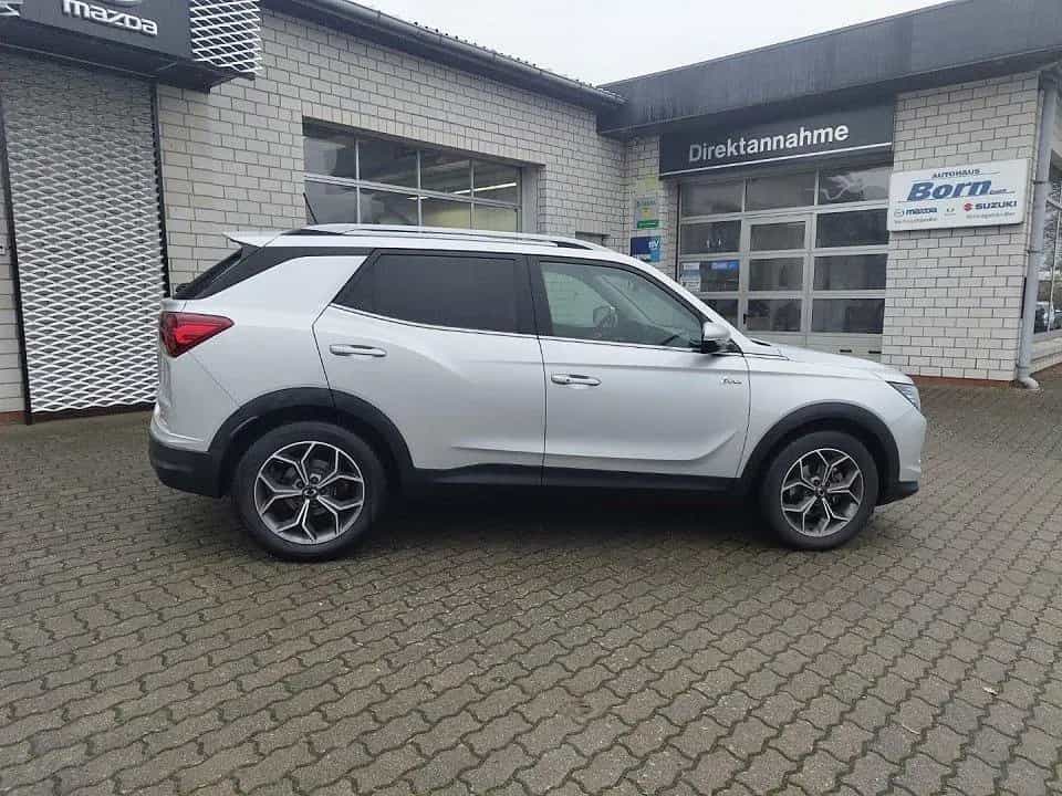 Ssangyong Korando Sapphire 4x2 12/2020-photo-3