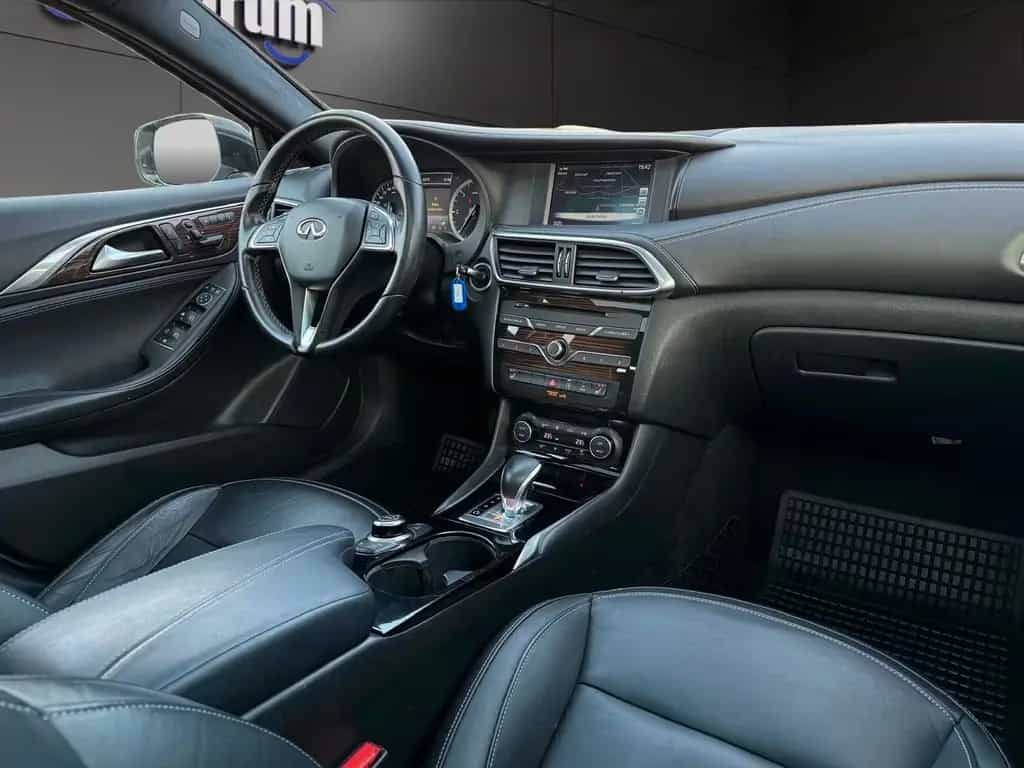 Infiniti Q30 2.2 d Sport AUT.°NAVI°PANO°KAMERA°ACC°MEMORY 05/2016-photo-16