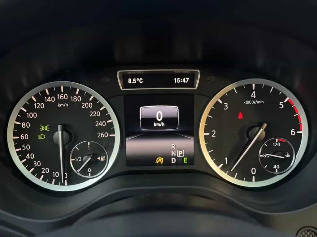 Infiniti Q30 2.2 d Sport AUT.°NAVI°PANO°KAMERA°ACC°MEMORY 05/2016-photo-28