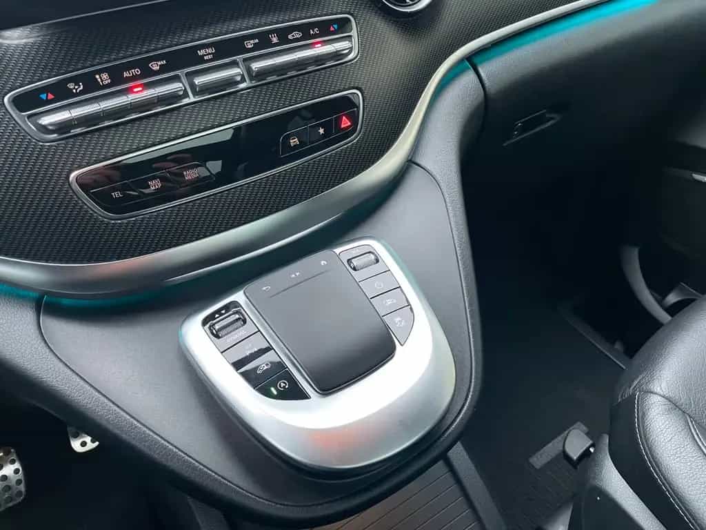 Mercedes-Benz V-Class 4MATIC lang AMG MBUX ACC PANO BURM 360°AHK 07/2020-photo-17