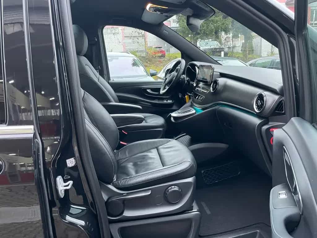 Mercedes-Benz V-Class 4MATIC lang AMG MBUX ACC PANO BURM 360°AHK 07/2020-photo-8