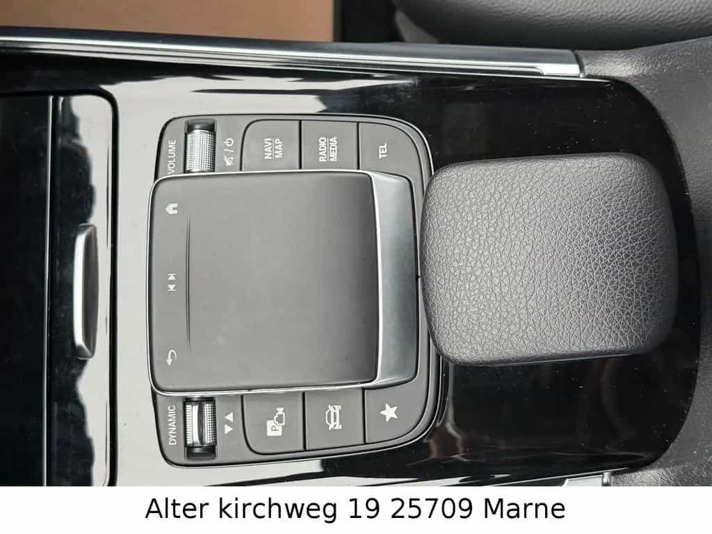 Mercedes-Benz GLB-Class 220 d KAMERA SPH SHZ NAVI LED PDC BT 1HAND 03/2021-photo-20