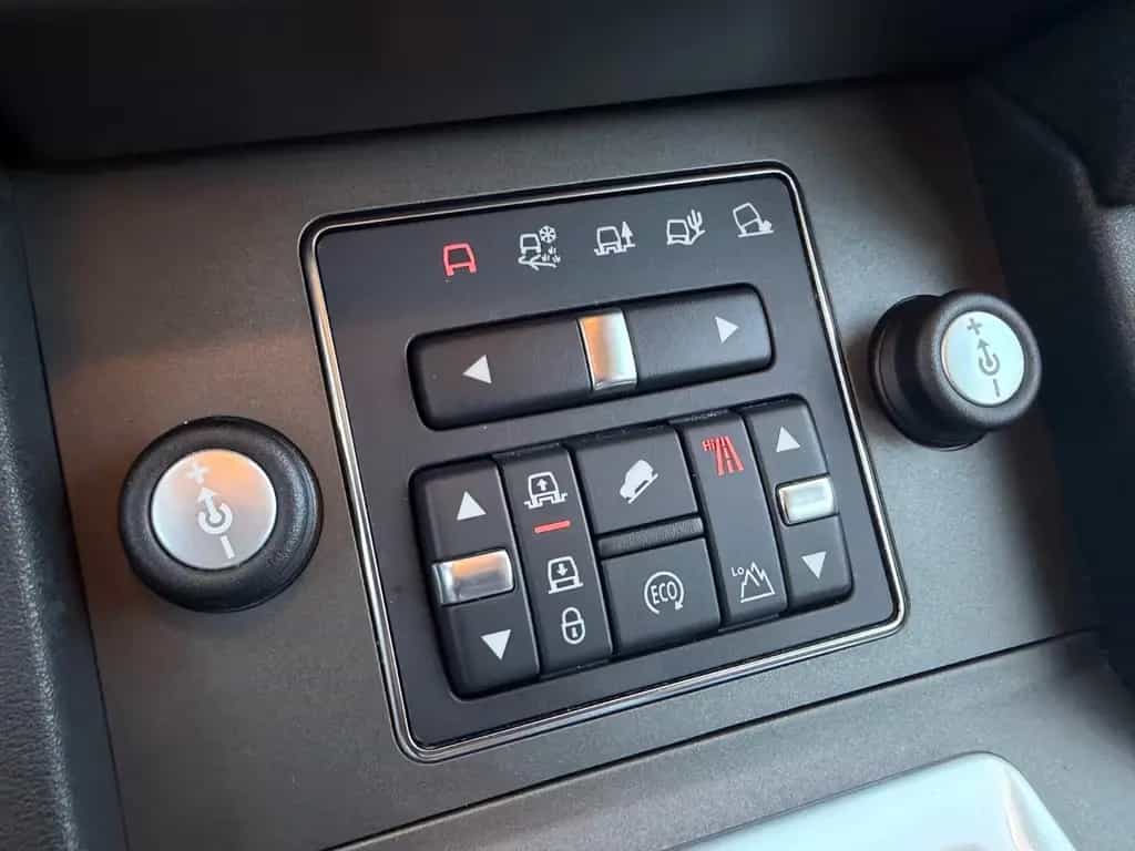Land Rover Discovery 4 3.0 TDV6/8-Gang/Xenon/Luftfahrwerk 02/2016-photo-27