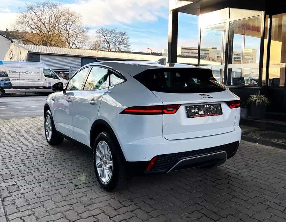 Jaguar E-Pace S/Leder/Kamera/Sitzheizung/2,0 Ltr./110KW 07/2019-photo-1