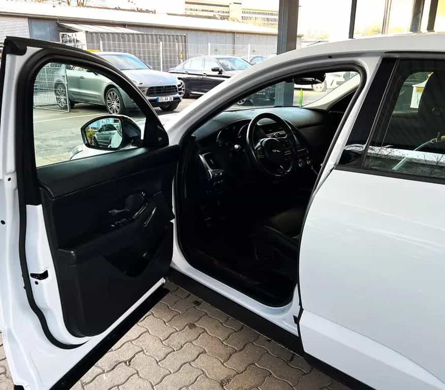 Jaguar E-Pace S/Leder/Kamera/Sitzheizung/2,0 Ltr./110KW 07/2019-photo-7