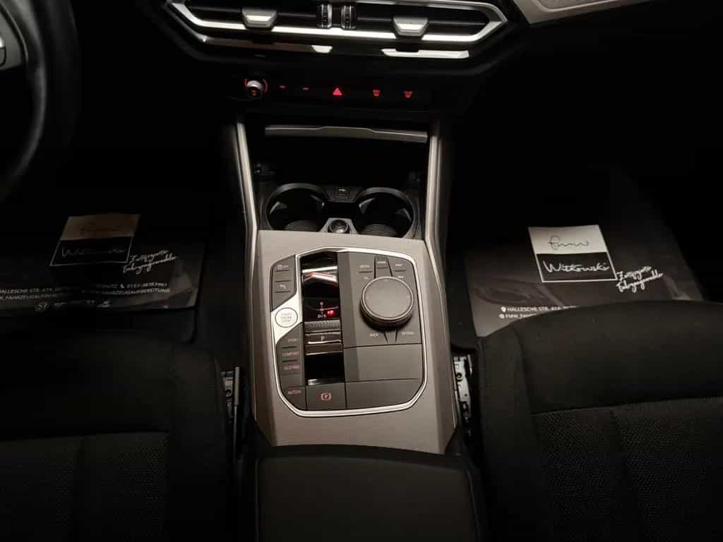 BMW 3 Series 318d Touring *DAB*Widescreen*Mwstausw* 10/2023-photo-31