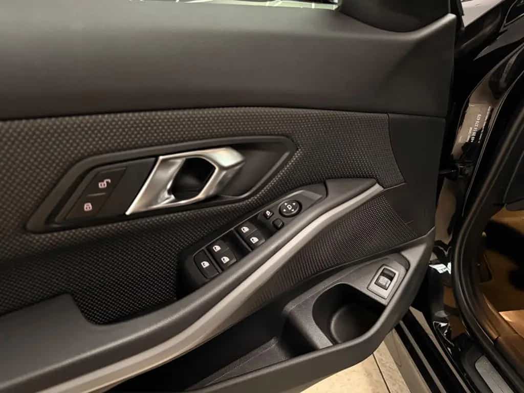 BMW 3 Series 318d Touring *DAB*Widescreen*Mwstausw* 10/2023-photo-35