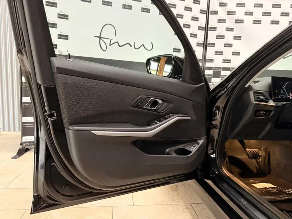 BMW 3 Series 318d Touring *DAB*Widescreen*Mwstausw* 10/2023-photo-36