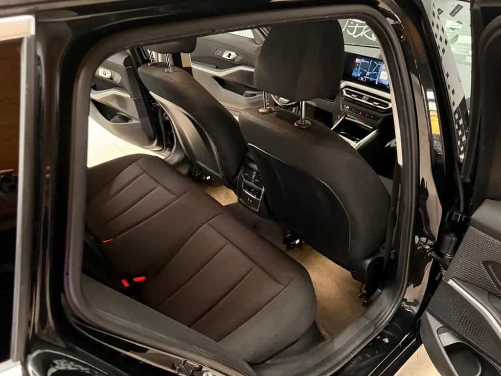BMW 3 Series 318d Touring *DAB*Widescreen*Mwstausw* 10/2023-photo-37
