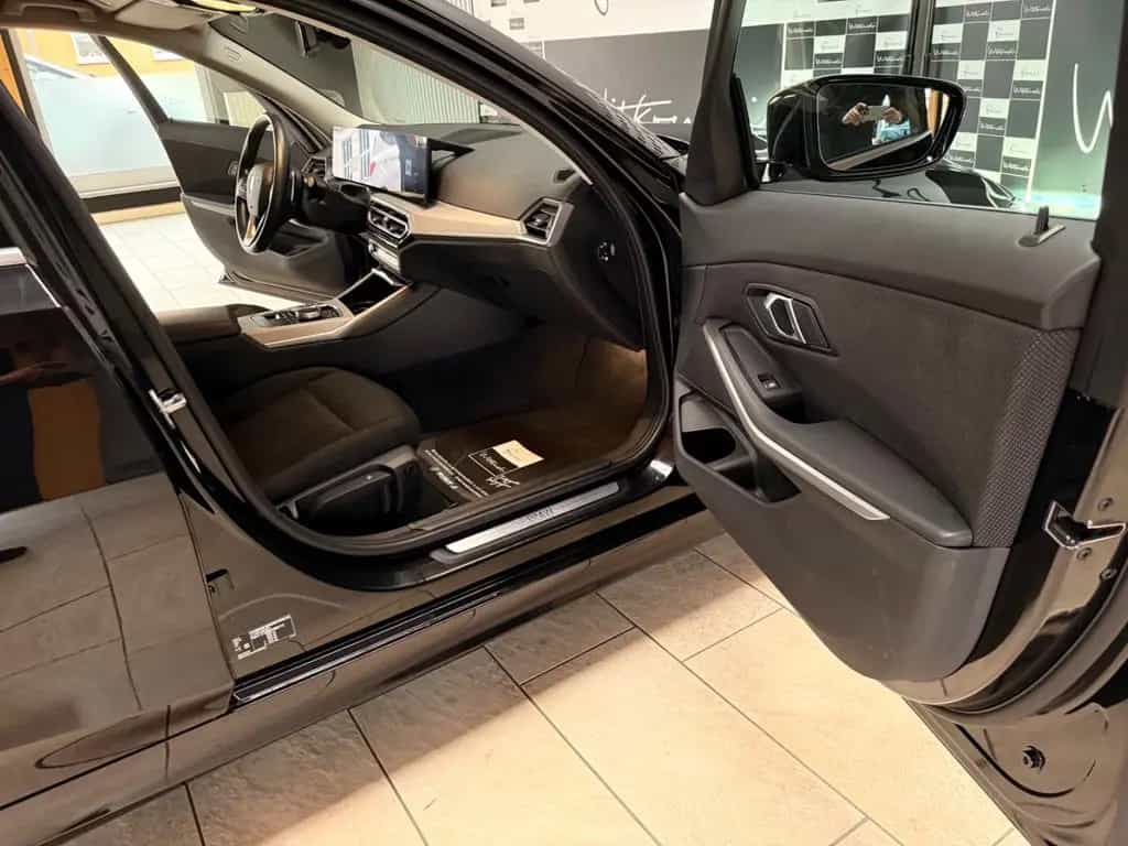BMW 3 Series 318d Touring *DAB*Widescreen*Mwstausw* 10/2023-photo-38