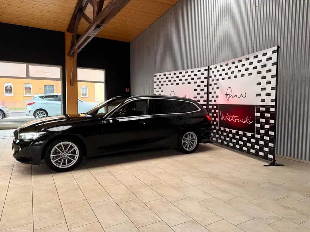 BMW 3 Series 318d Touring *DAB*Widescreen*Mwstausw* 10/2023-photo-5