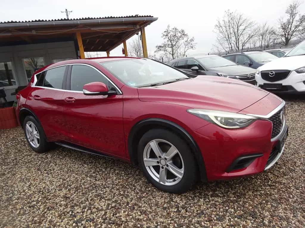 Infiniti Q30 1.5 d City Black Edition 09/2017-photo-2