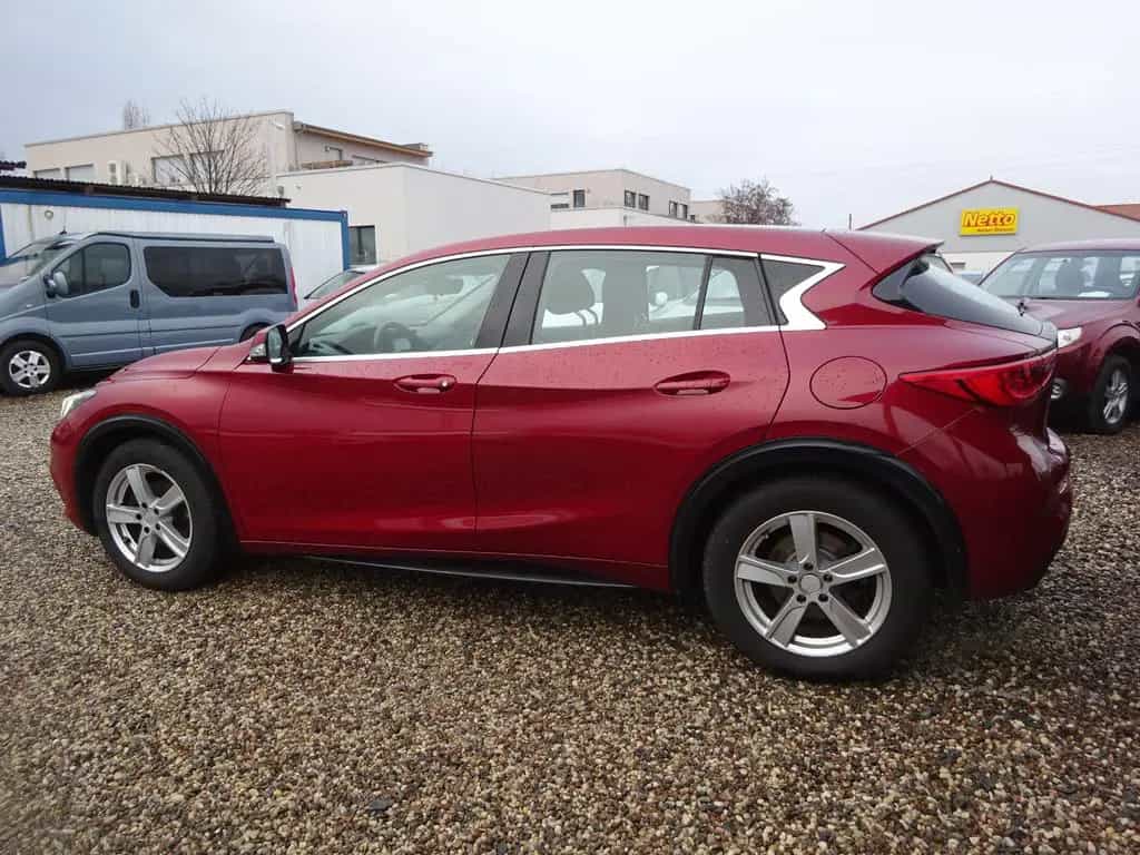 Infiniti Q30 1.5 d City Black Edition 09/2017-photo-5