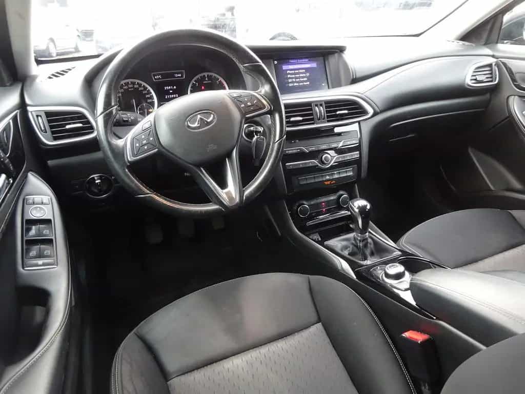 Infiniti Q30 1.5 d City Black Edition 09/2017-photo-8