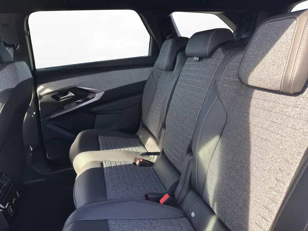 Peugeot 5008 Allure Business HYBRID 145 e-DSC6 03/2026-photo-9