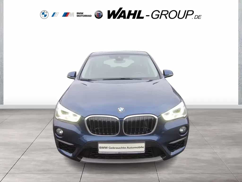 BMW X1 xDrive20i ADVANTAGE AUT PANO LED GRA RFK PDC 08/2017-photo-1
