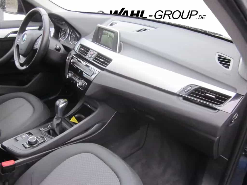 BMW X1 xDrive20i ADVANTAGE AUT PANO LED GRA RFK PDC 08/2017-photo-11