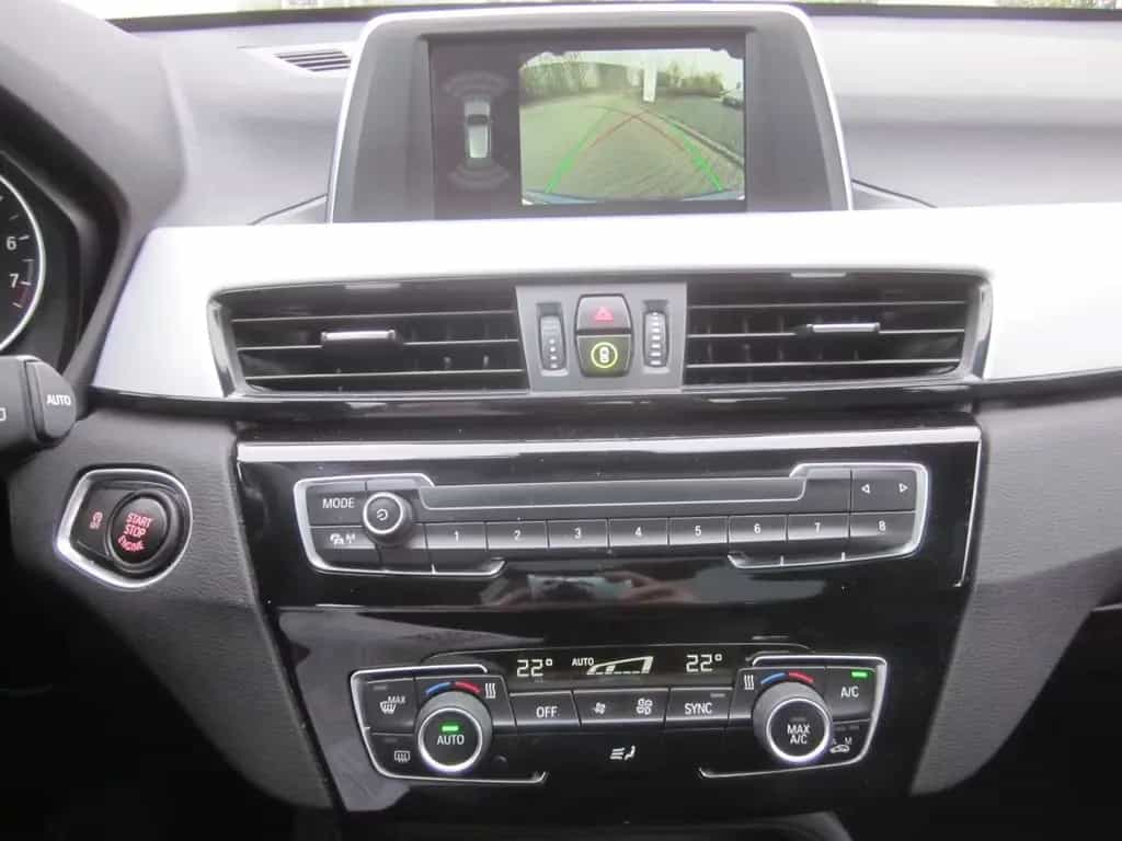 BMW X1 xDrive20i ADVANTAGE AUT PANO LED GRA RFK PDC 08/2017-photo-15