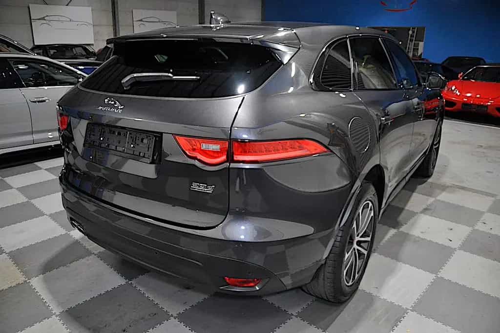 Jaguar F-Pace 20d AWD R-Sport Automatik 02/2019-photo-17