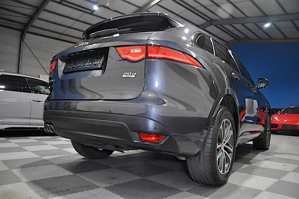 Jaguar F-Pace 20d AWD R-Sport Automatik 02/2019-photo-18