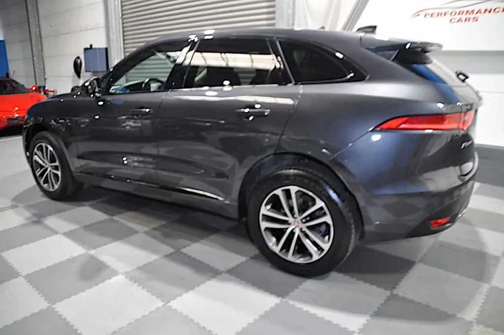 Jaguar F-Pace 20d AWD R-Sport Automatik 02/2019-photo-21