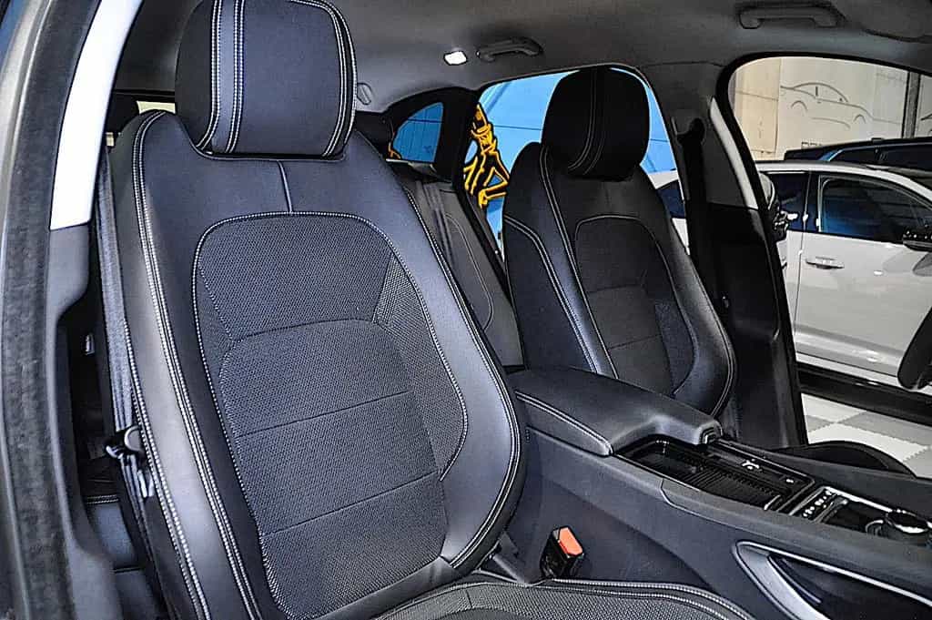 Jaguar F-Pace 20d AWD R-Sport Automatik 02/2019-photo-5