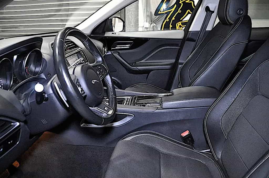 Jaguar F-Pace 20d AWD R-Sport Automatik 02/2019-photo-9