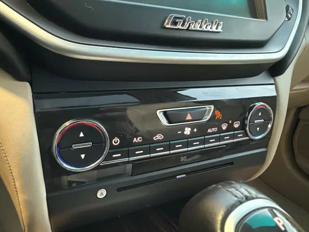 Maserati Ghibli GranSport Diesel Leder,19''HiFi,Nav,Kam 09/2015-photo-16