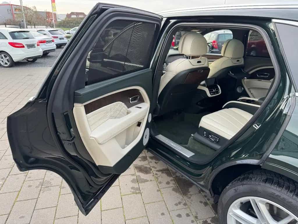 Bentley Bentayga V8 AZURE FIRST 1 EDITION FULL OPTION 11/2022-photo-15