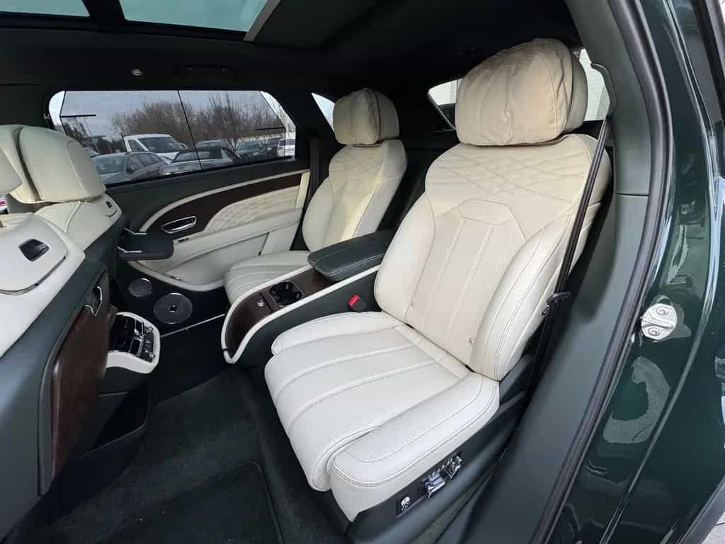 Bentley Bentayga V8 AZURE FIRST 1 EDITION FULL OPTION 11/2022-photo-16