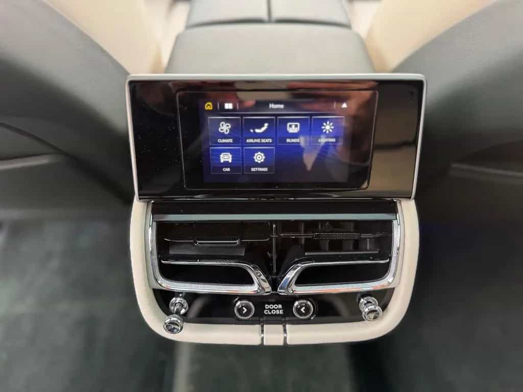 Bentley Bentayga V8 AZURE FIRST 1 EDITION FULL OPTION 11/2022-photo-18
