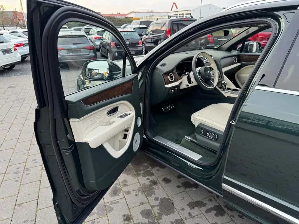 Bentley Bentayga V8 AZURE FIRST 1 EDITION FULL OPTION 11/2022-photo-20
