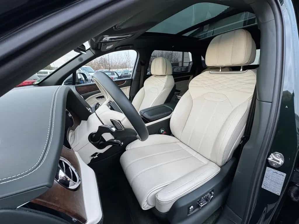 Bentley Bentayga V8 AZURE FIRST 1 EDITION FULL OPTION 11/2022-photo-23