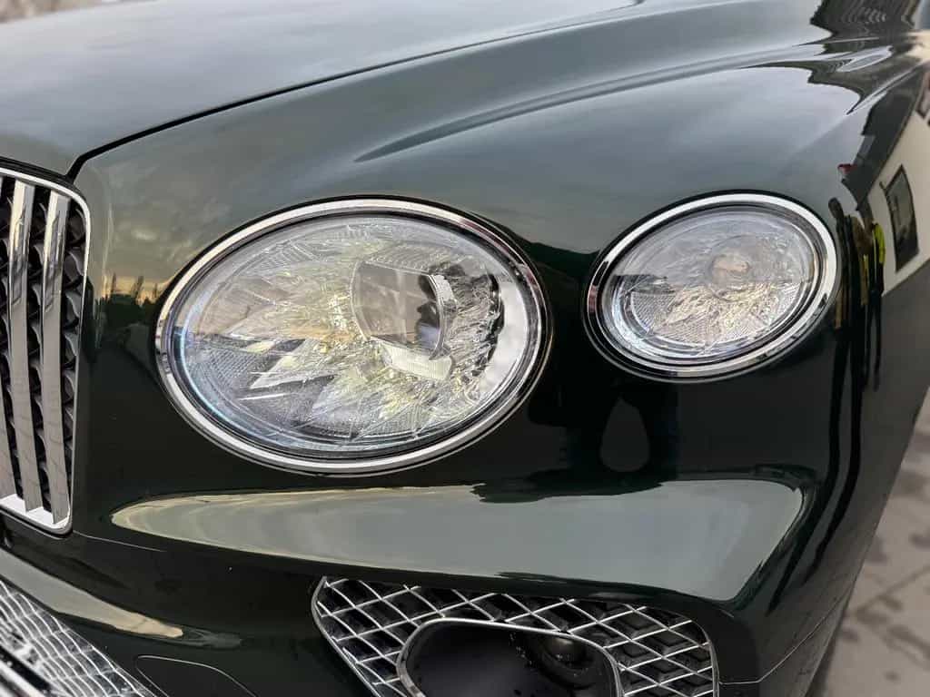 Bentley Bentayga V8 AZURE FIRST 1 EDITION FULL OPTION 11/2022-photo-29