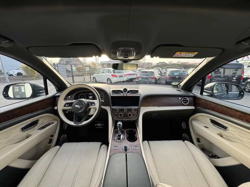 Bentley Bentayga V8 AZURE FIRST 1 EDITION FULL OPTION 11/2022-photo-8