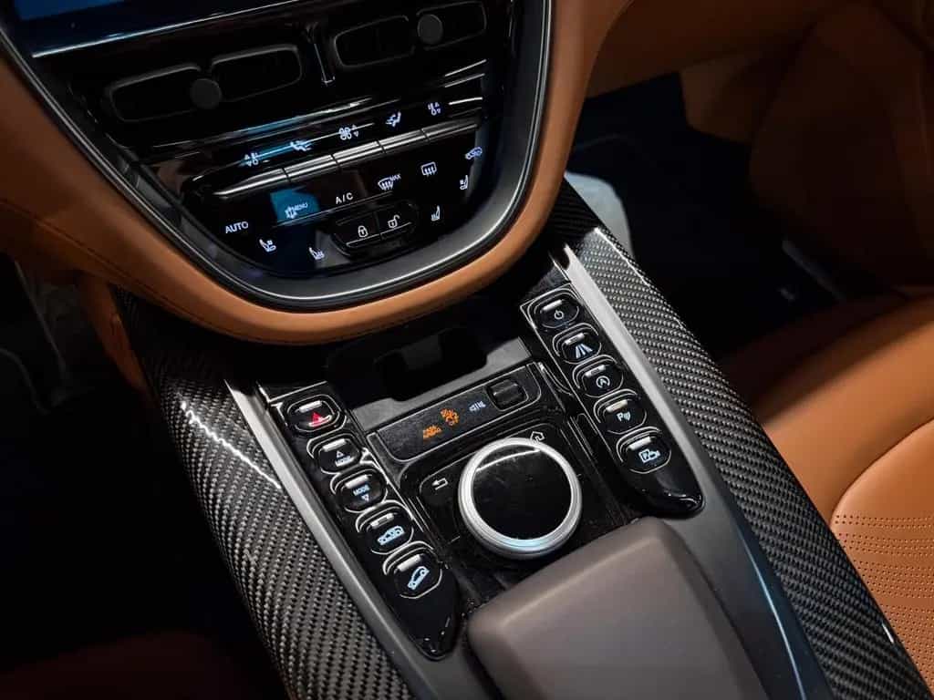 Aston Martin DBX 4.0 V8 05/2022-photo-18