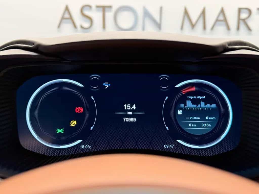 Aston Martin DBX 4.0 V8 05/2022-photo-21