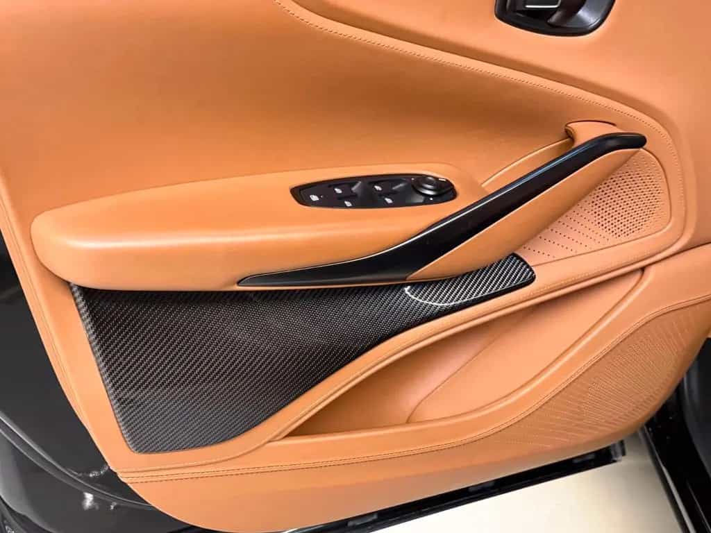 Aston Martin DBX 4.0 V8 05/2022-photo-22