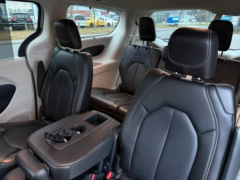 Chrysler unfallfrei Sitzplätze,Voll-LED,360°,ACC 07/2023-photo-7