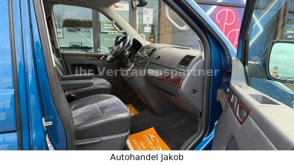 Volkswagen Multivan 05/2015-photo-20