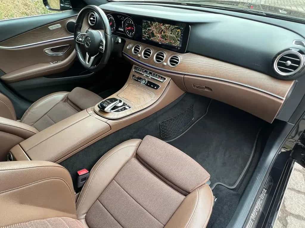Mercedes-Benz E-Class 200T*4Matic*DISTR*TOTW*AHK*ESD*360°STANDHZ 11/2018-photo-11